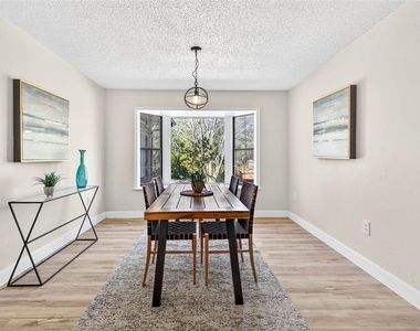 14252 Trinity Road - Photo Thumbnail 5