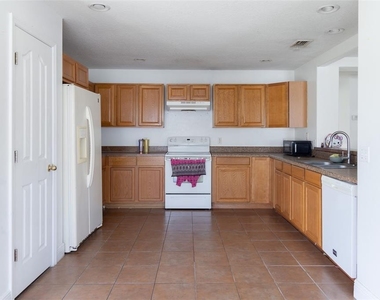1631 Perdido Court - Photo Thumbnail 8