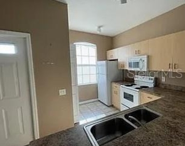 13102 Indian Creek Drive - Photo Thumbnail 4