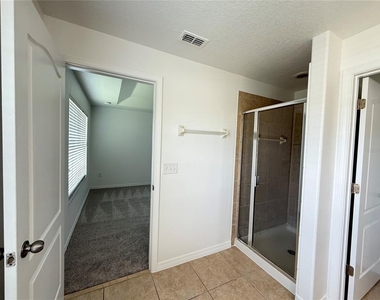 10713 Savannah Landing Circle - Photo Thumbnail 13