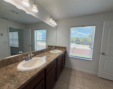 10713 Savannah Landing Circle - Photo Thumbnail 12