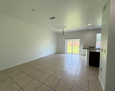 10713 Savannah Landing Circle - Photo Thumbnail 4