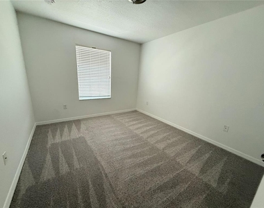 10713 Savannah Landing Circle - Photo Thumbnail 17