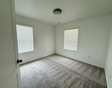 10713 Savannah Landing Circle - Photo Thumbnail 15