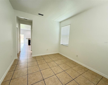 10713 Savannah Landing Circle - Photo Thumbnail 3