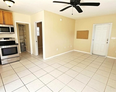 865 Palm Avenue - Photo Thumbnail 3
