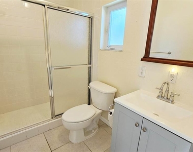 865 Palm Avenue - Photo Thumbnail 6