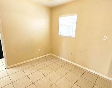 865 Palm Avenue - Photo Thumbnail 8