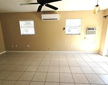 865 Palm Avenue - Photo Thumbnail 2