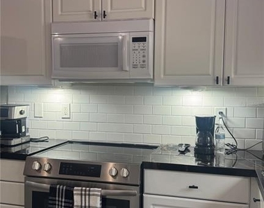 2015 Grand Oak Drive - Photo Thumbnail 3