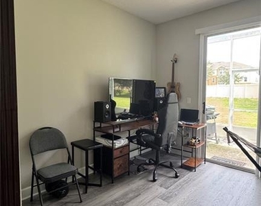 2015 Grand Oak Drive - Photo Thumbnail 13