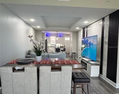 2015 Grand Oak Drive - Photo Thumbnail 17