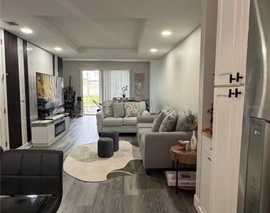 2015 Grand Oak Drive - Photo Thumbnail 7