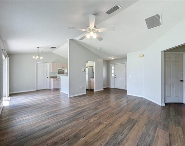 424 Danube Way - Photo Thumbnail 5