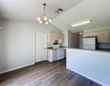 424 Danube Way - Photo Thumbnail 6