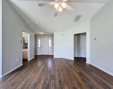 424 Danube Way - Photo Thumbnail 3