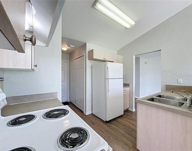 424 Danube Way - Photo Thumbnail 11
