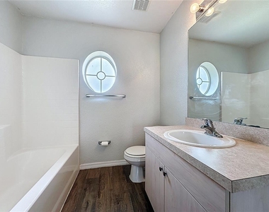 424 Danube Way - Photo Thumbnail 27
