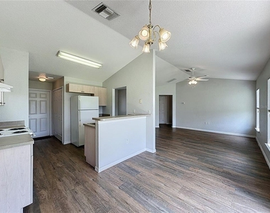 424 Danube Way - Photo Thumbnail 7