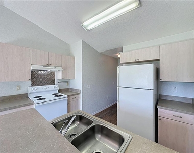 424 Danube Way - Photo Thumbnail 10