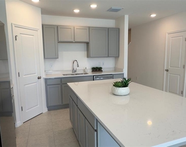 3879 Academia Avenue - Photo Thumbnail 27
