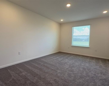 3879 Academia Avenue - Photo Thumbnail 8