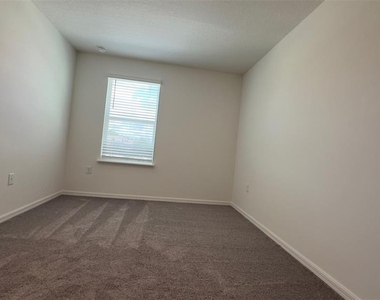 3879 Academia Avenue - Photo Thumbnail 24