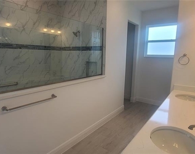 9754 Sw 103rd Avenue - Photo Thumbnail 10