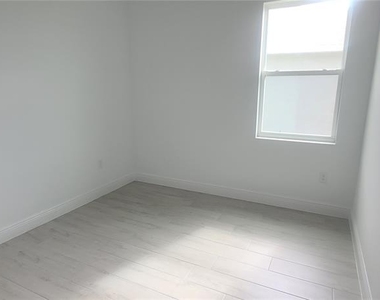 9754 Sw 103rd Avenue - Photo Thumbnail 12