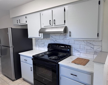 15144 Sw 27th Court - Photo Thumbnail 3
