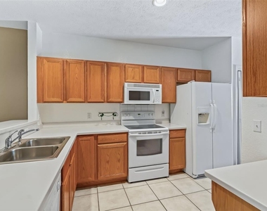 231 Ne 28th Avenue - Photo Thumbnail 5