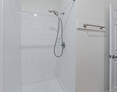 231 Ne 28th Avenue - Photo Thumbnail 17