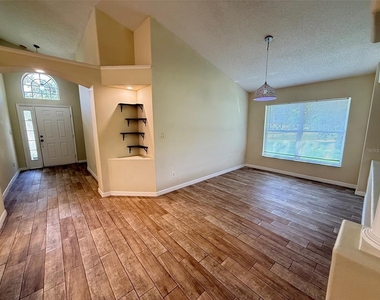 1221 Singleton Circle - Photo Thumbnail 7