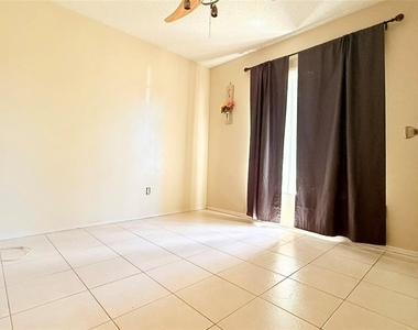 3101 Tadpole Court - Photo Thumbnail 10