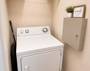 6157 Metrowest Boulevard - Photo Thumbnail 10