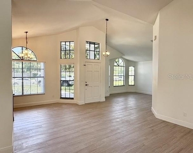 553 Walnut Grove Place - Photo Thumbnail 3