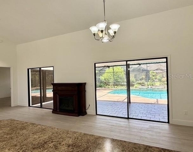 553 Walnut Grove Place - Photo Thumbnail 8