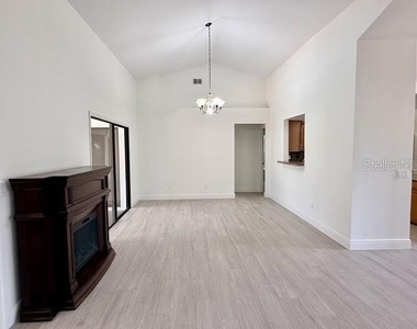 553 Walnut Grove Place - Photo Thumbnail 6