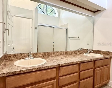 553 Walnut Grove Place - Photo Thumbnail 16