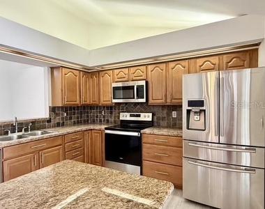 553 Walnut Grove Place - Photo Thumbnail 12