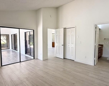 553 Walnut Grove Place - Photo Thumbnail 14