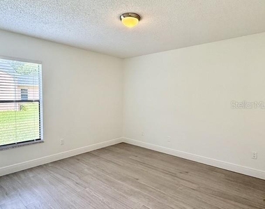 553 Walnut Grove Place - Photo Thumbnail 19