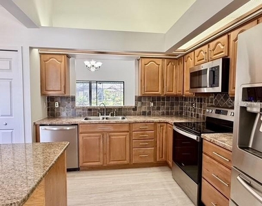 553 Walnut Grove Place - Photo Thumbnail 11