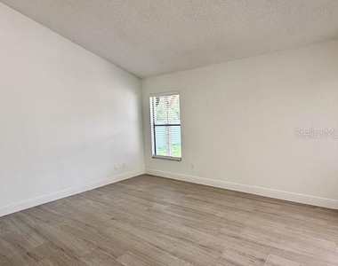 553 Walnut Grove Place - Photo Thumbnail 13
