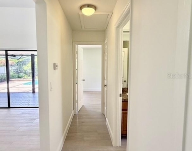 553 Walnut Grove Place - Photo Thumbnail 21