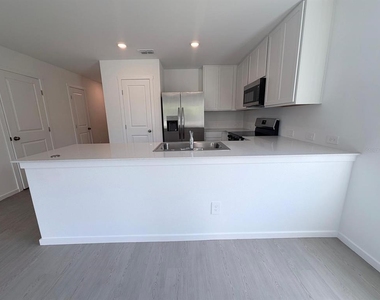 1207 Orion Street - Photo Thumbnail 2