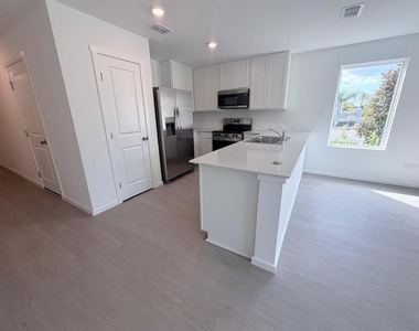 1207 Orion Street - Photo Thumbnail 3
