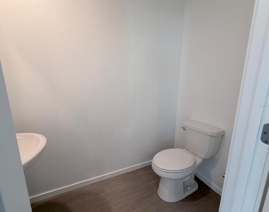 1207 Orion Street - Photo Thumbnail 10