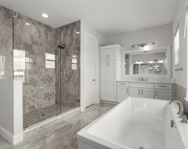 10511 Royal Cypress Way - Photo Thumbnail 36