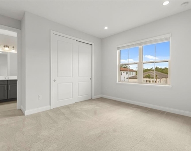 10511 Royal Cypress Way - Photo Thumbnail 20